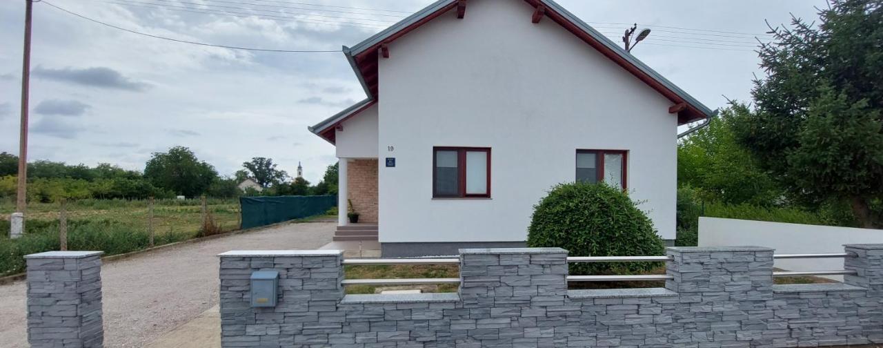 Kuca Za Odmor Domus Alba Villa Branjin Vrh Exterior photo